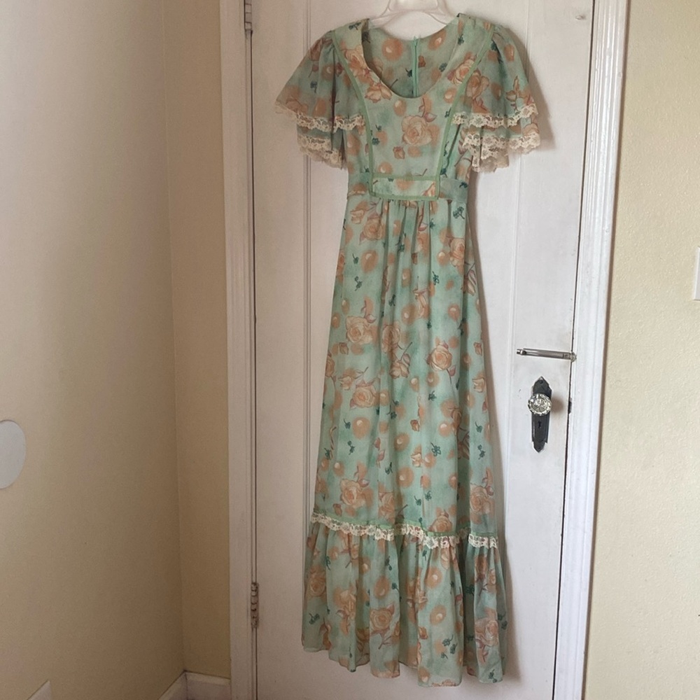 Candi Jones California Floral Vintage 70s Dress